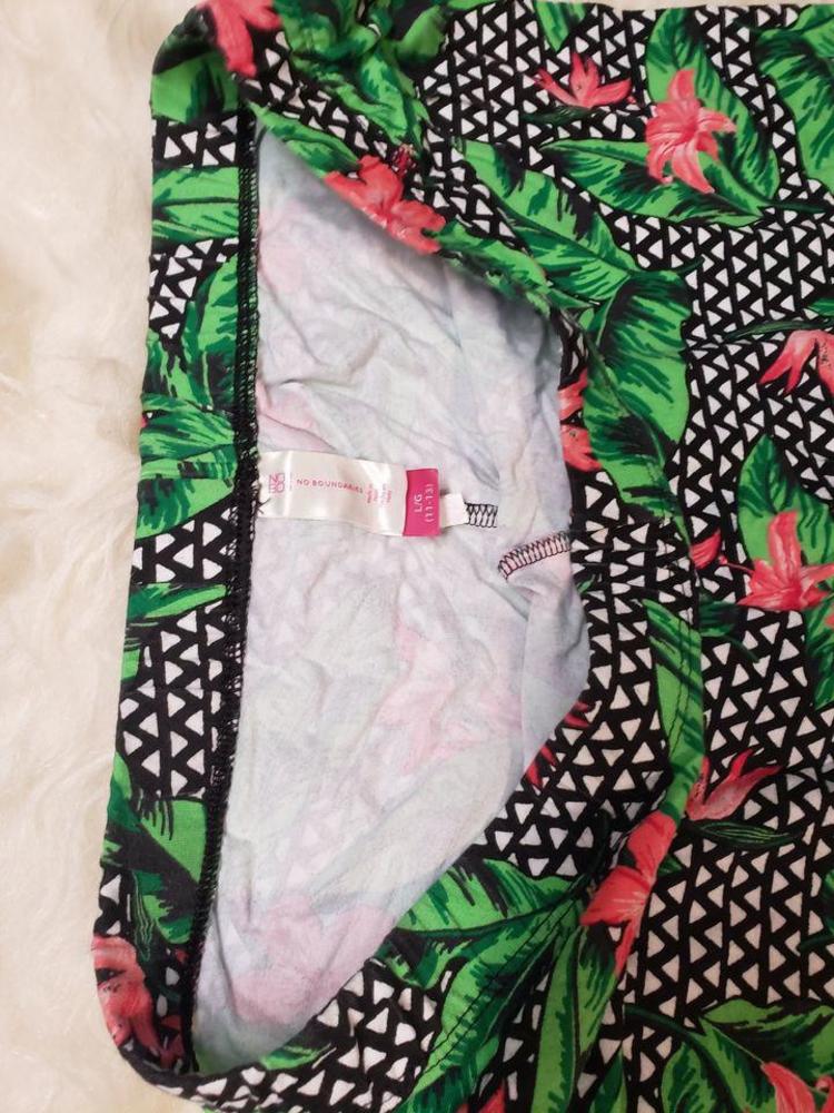No Boundaries Capri Leggins size L/G